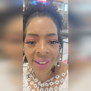 Meet your Posher, Renee